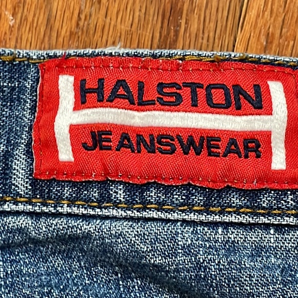 Halston Jeanswear Size 8 Blue Vintage Cropped Distressed 5 Pockets Medium Wash - Picture 13 of 13